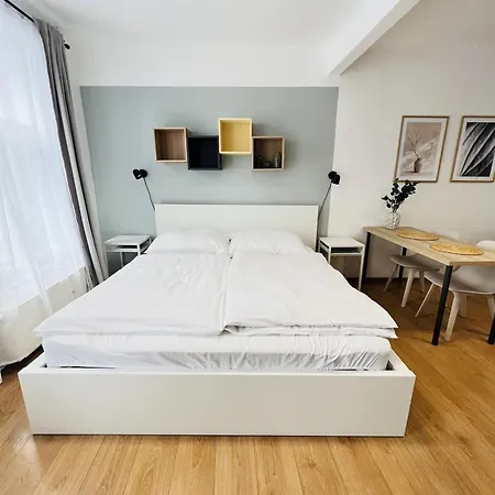7 Nights Dominikanske N. Hostel