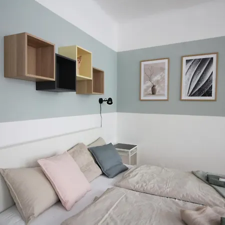 Hostel 7 Nights Dominikánské N. Brno