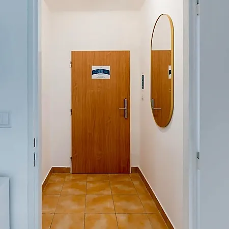 بيت شباب 7nights Dominikanske Namesti *